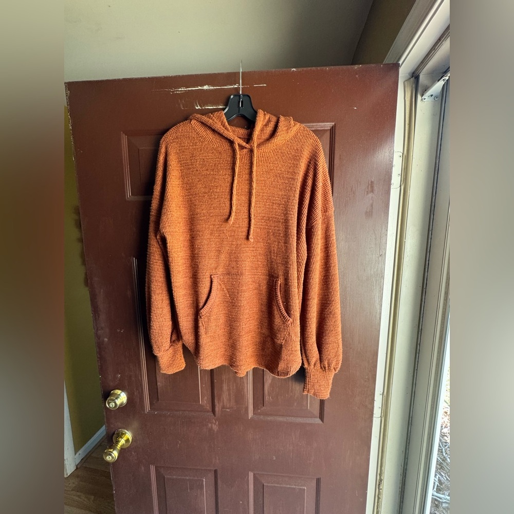 SO Brand Hoodie Size XL There Is A Pulled Thread On Back